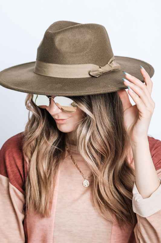 WIDE BRIM RIBBON FEDROA HAT