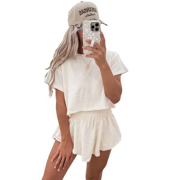 2pcs Cropped Tee and Ruffle High Waist Skort Set