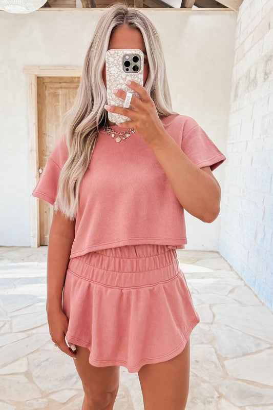 2pcs Cropped Tee and Ruffle High Waist Skort Set